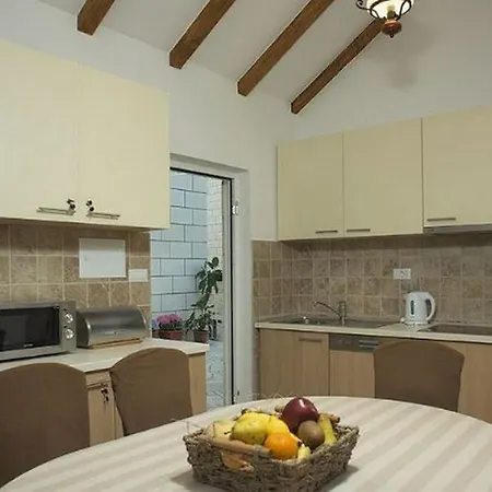 Apartments Milka & Miho Gasthof 3*