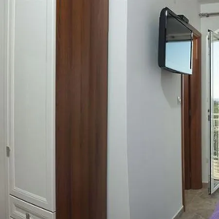 Guest house Apartments Milka & Miho