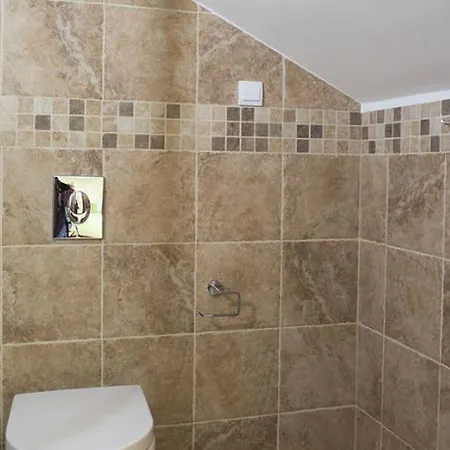 Apartments Milka & Miho 3*