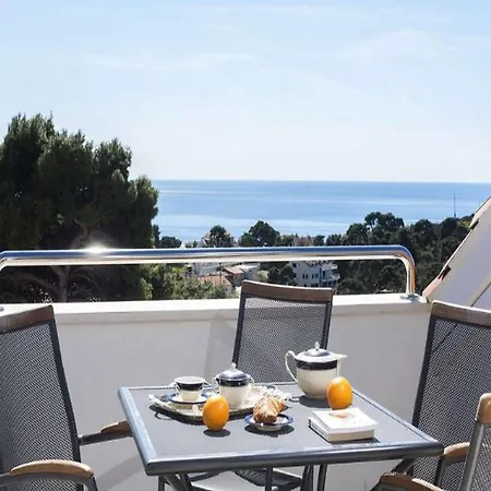 Guest house Apartments Milka & Miho 3*